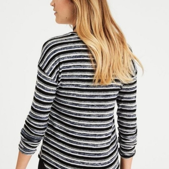 American Eagle Soft and Sexy plush top - Picture 2 of 9